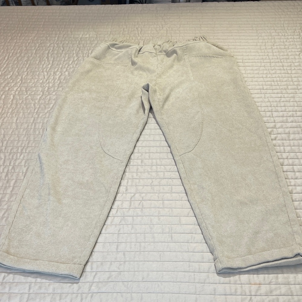 EMERY ROSE Women's SIZE M Cream Ankle Pants LIGHT CORDUROY PULL ON ELASTIC WAIST